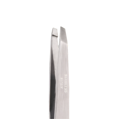 ÉLAN - Professional Slanted Eyebrow Tweezer in Silver